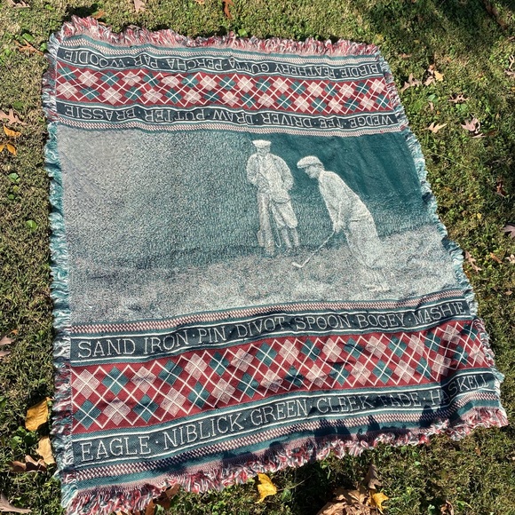 Golfers golf green throw blanket. - Picture 1 of 6